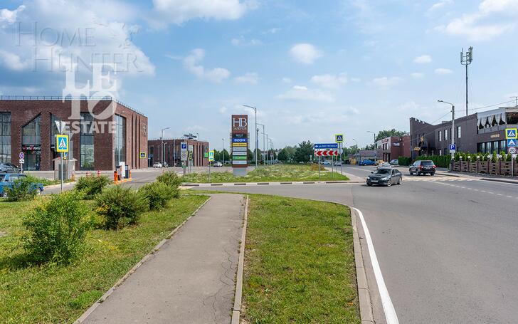3-этажный коттедж 690 м² без отделки