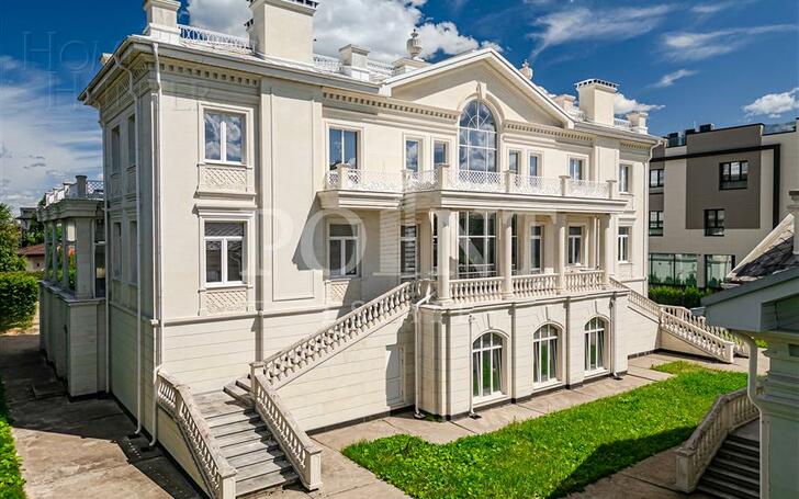 3-этажный коттедж 1 532 м² без отделки