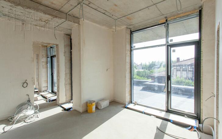 3-этажный коттедж 1 220 м² без отделки