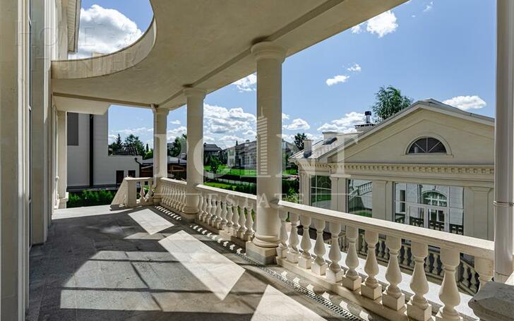3-этажный коттедж 1 532 м² без отделки