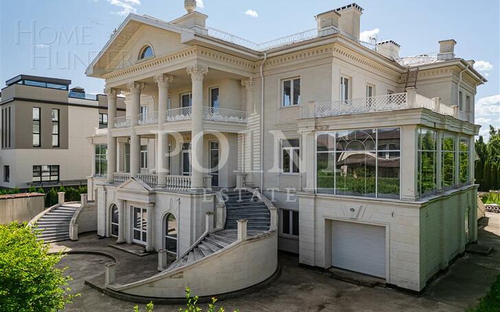 3-этажный коттедж 1 532 м² без отделки