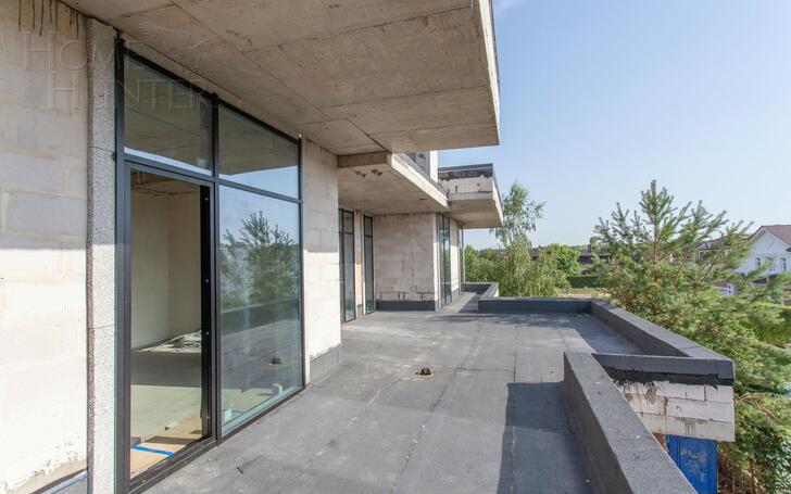 3-этажный коттедж 1 220 м² без отделки