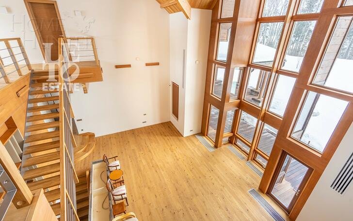 3-этажный коттедж 600 м² с отделкой