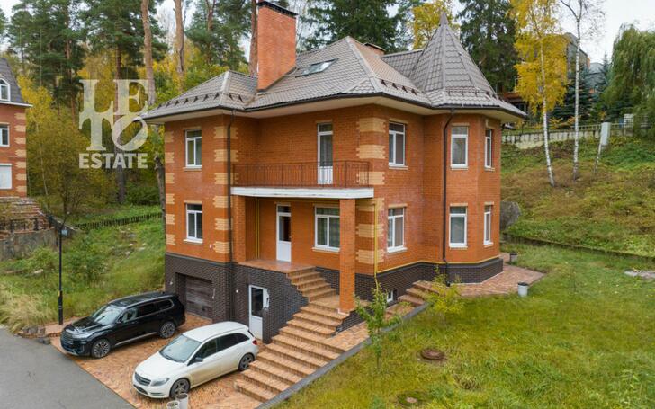 2-этажный коттедж 440.2 м² с отделкой