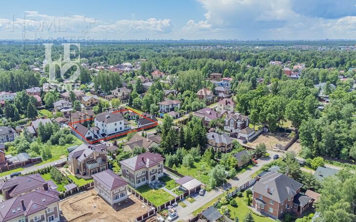 2-этажный коттедж 1 350 м² без отделки