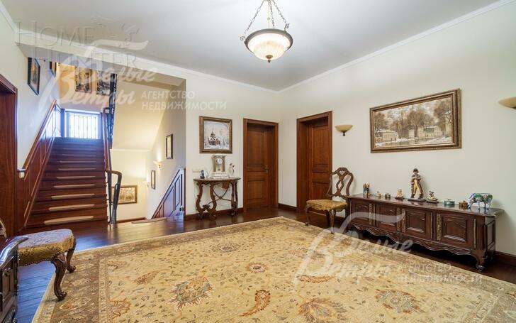 2-этажный коттедж 2 200 м² с отделкой