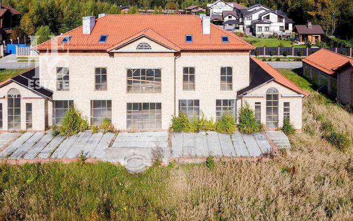 2-этажный коттедж 1 050 м² без отделки