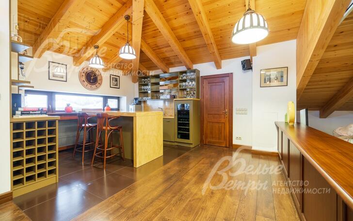 2-этажный коттедж 2 200 м² с отделкой