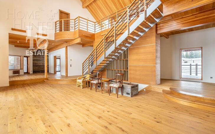 3-этажный коттедж 600 м² с отделкой