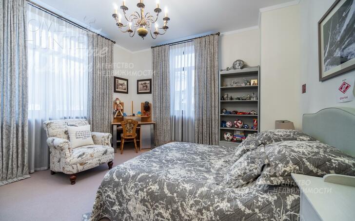 2-этажный коттедж 2 200 м² с отделкой