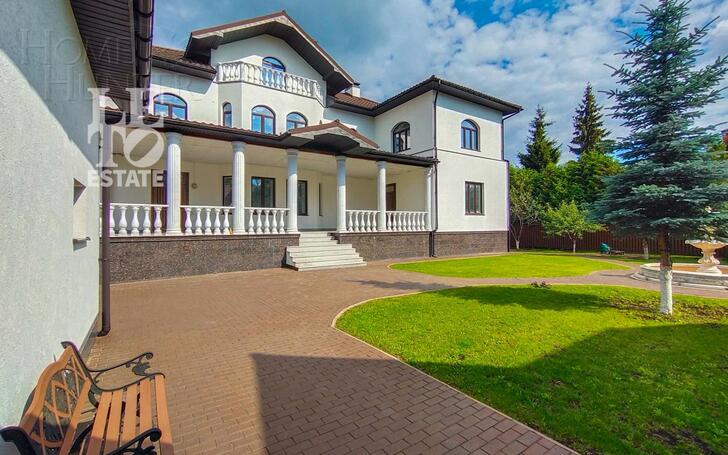 2-этажный коттедж 1 350 м² без отделки