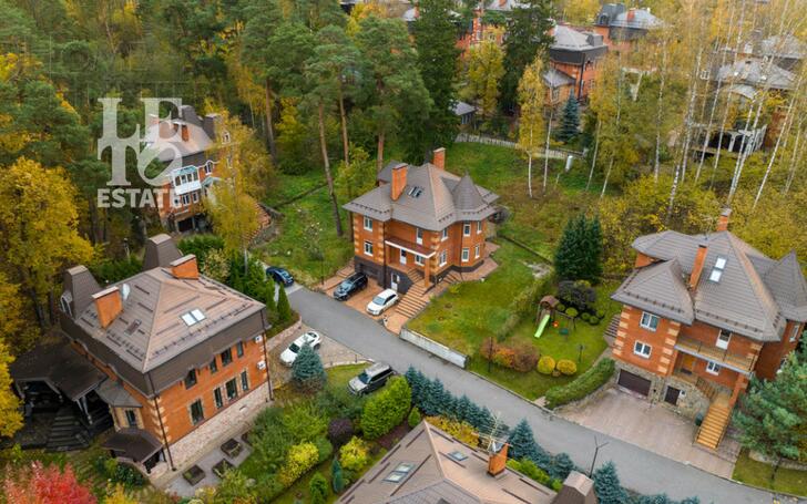 2-этажный коттедж 440.2 м² с отделкой