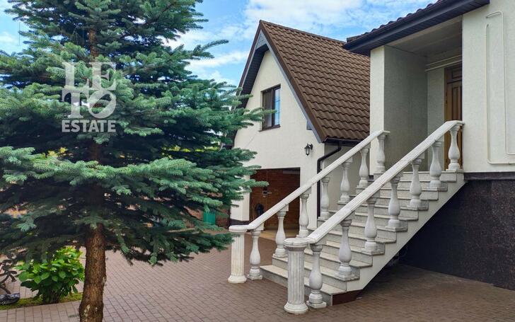 2-этажный коттедж 1 350 м² без отделки