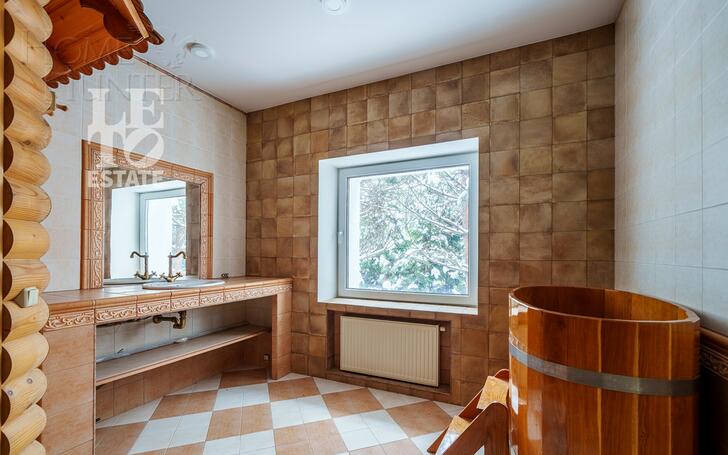 3-этажный коттедж 600 м² с отделкой