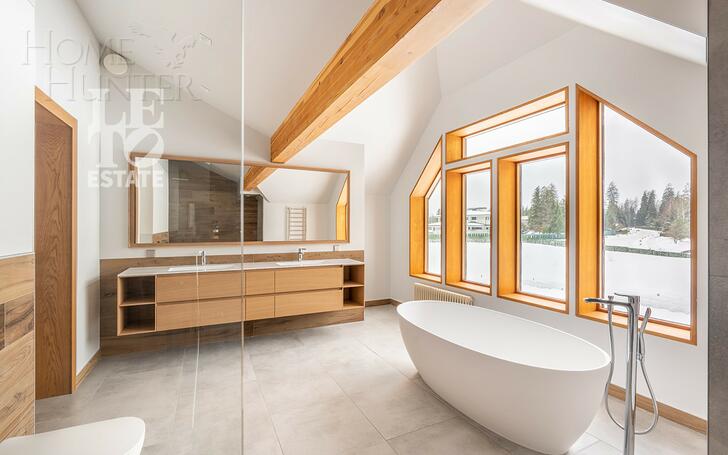 3-этажный коттедж 600 м² с отделкой