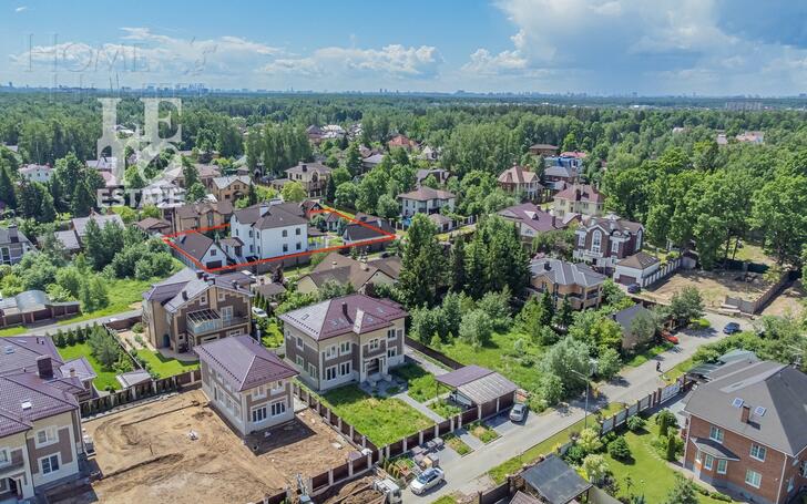 2-этажный коттедж 1 350 м² без отделки