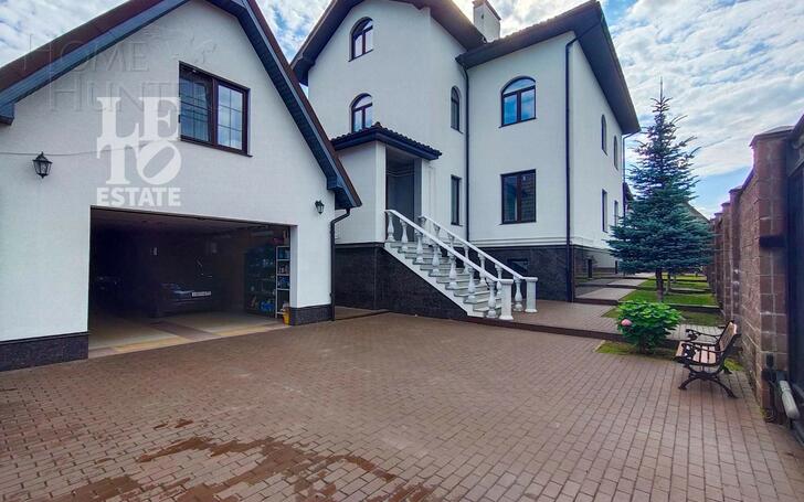 2-этажный коттедж 1 350 м² без отделки