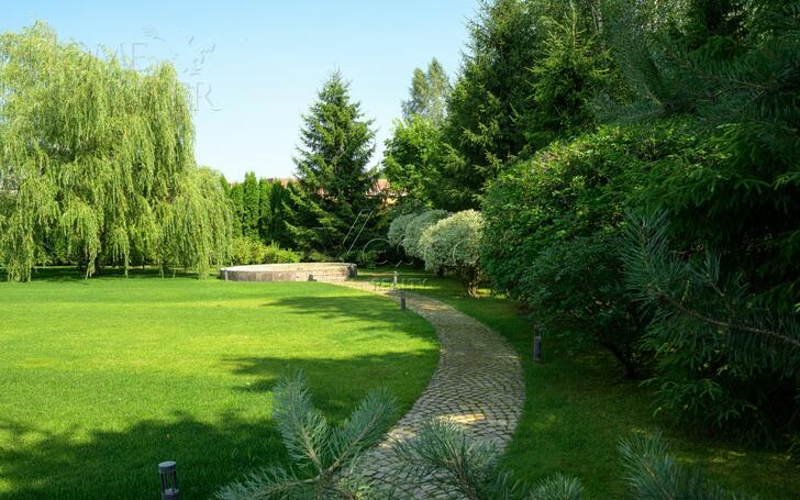 2-этажный коттедж 1 000 м² с отделкой