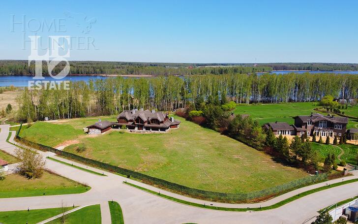3-этажный коттедж 600 м² с отделкой