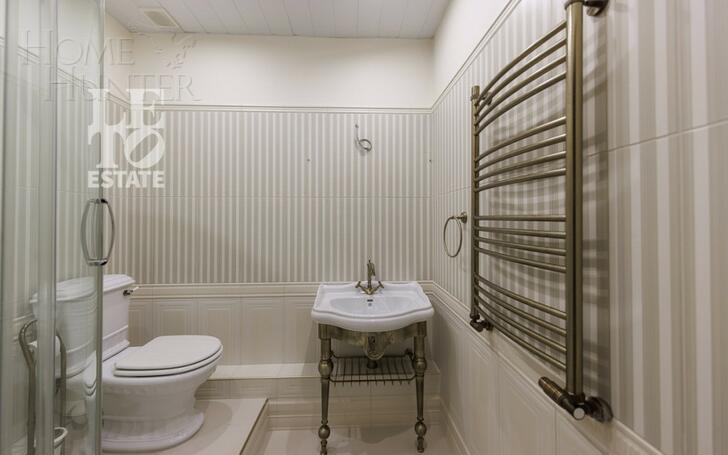 2-этажный коттедж 1 556 м² с отделкой