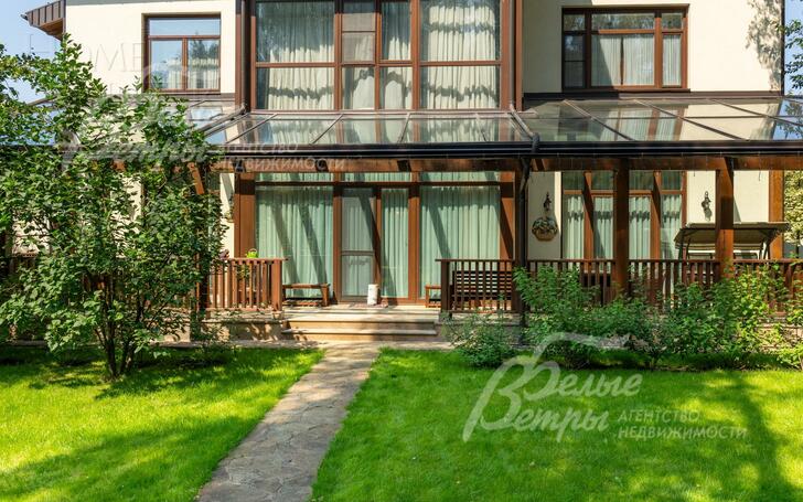 2-этажный коттедж 2 200 м² с отделкой