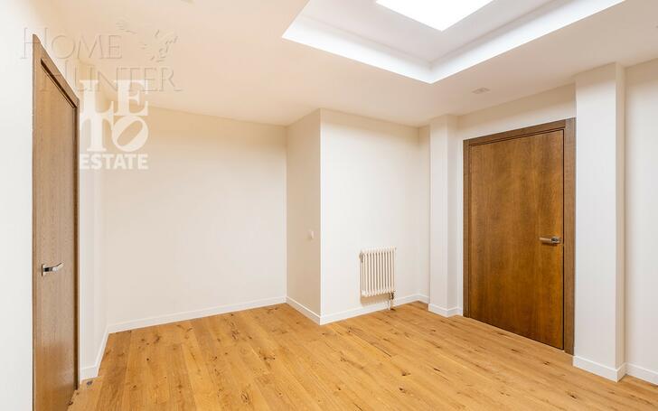 3-этажный коттедж 600 м² с отделкой