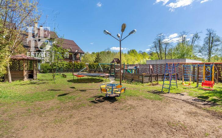 2-этажный коттедж 440.2 м² с отделкой