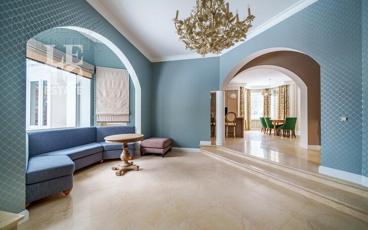 3-этажный коттедж 600 м² с отделкой