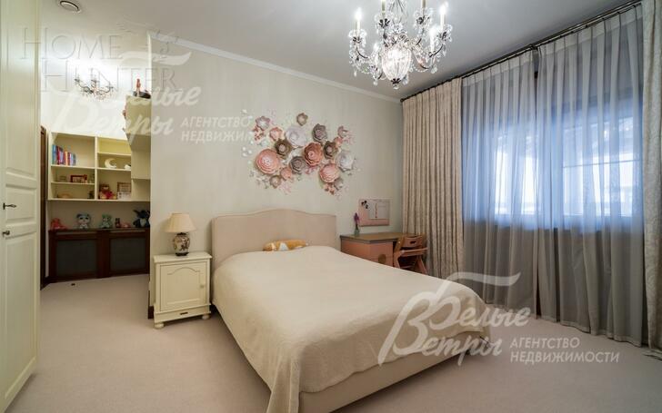2-этажный коттедж 2 200 м² с отделкой