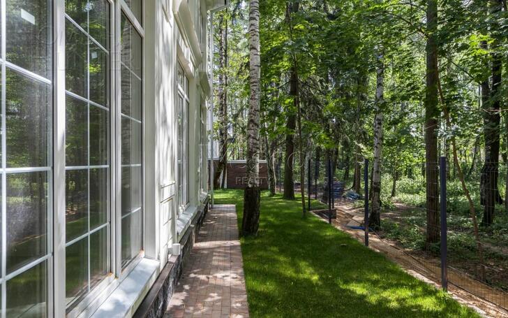 2-этажный коттедж 280 м² без отделки