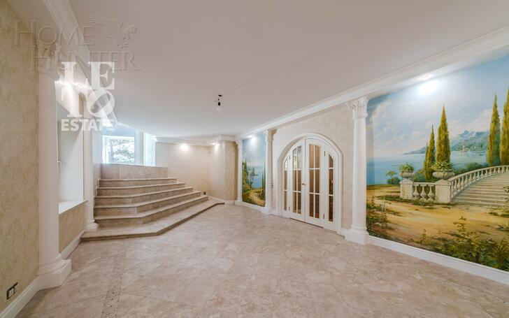 3-этажный коттедж 600 м² с отделкой