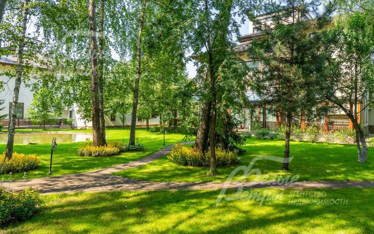2-этажный коттедж 2 200 м² с отделкой