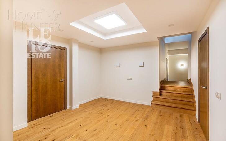 3-этажный коттедж 600 м² с отделкой