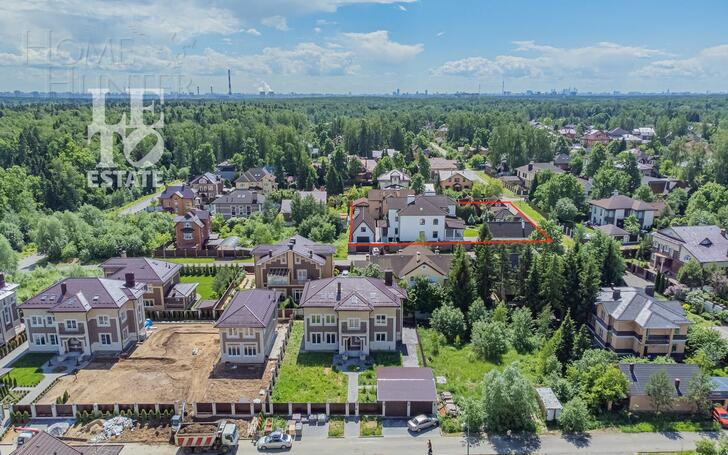 2-этажный коттедж 1 350 м² без отделки