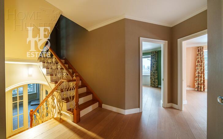 3-этажный коттедж 600 м² с отделкой