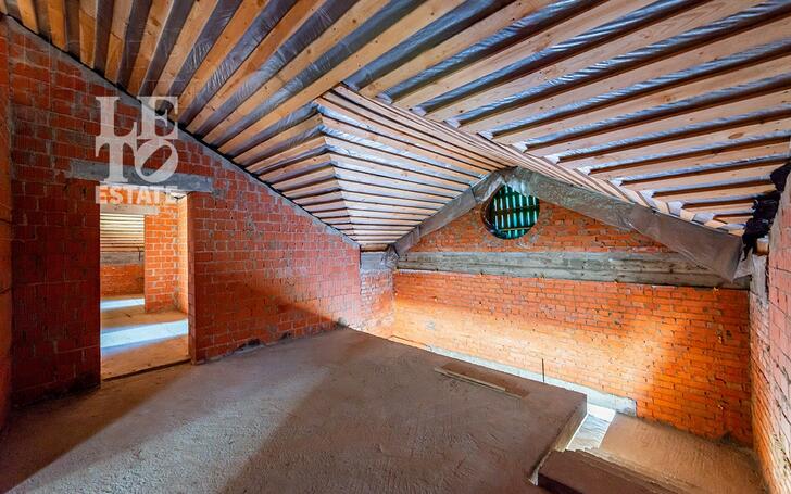 2-этажный коттедж 1 050 м² без отделки