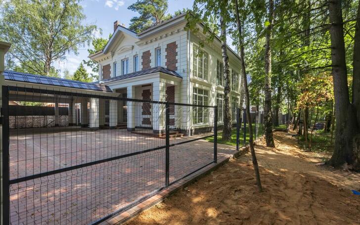 2-этажный коттедж 280 м² без отделки