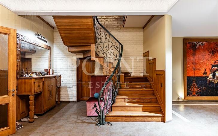 2-этажный коттедж 1 150 м² с отделкой