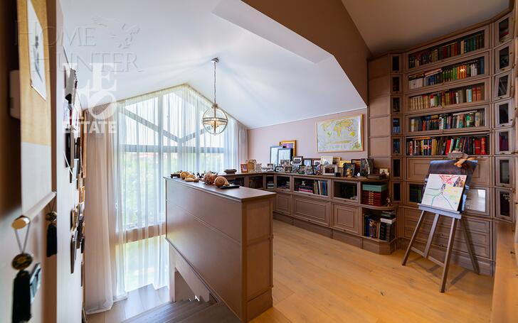 2-этажный коттедж 284.9 м² с отделкой