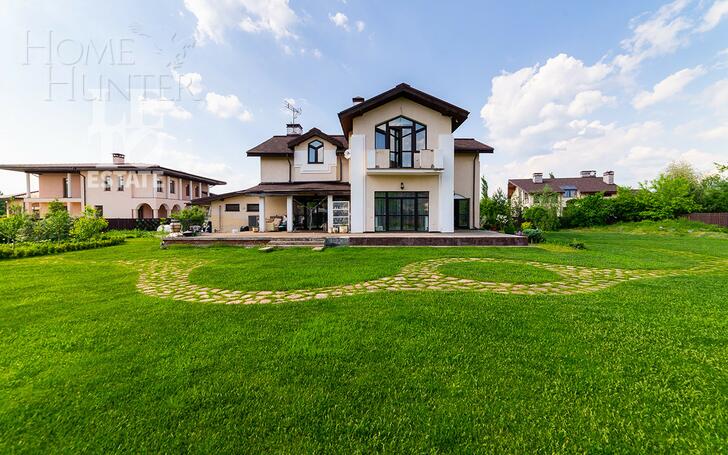 2-этажный коттедж 284.9 м² с отделкой