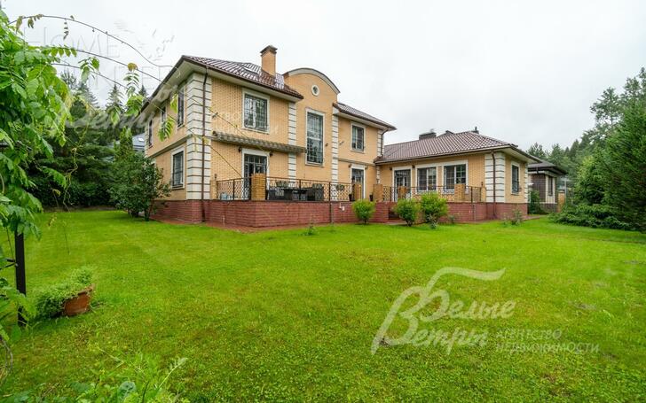 2-этажный коттедж 490 м² с отделкой
