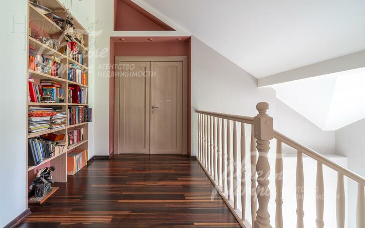 2-этажный коттедж 490 м² с отделкой