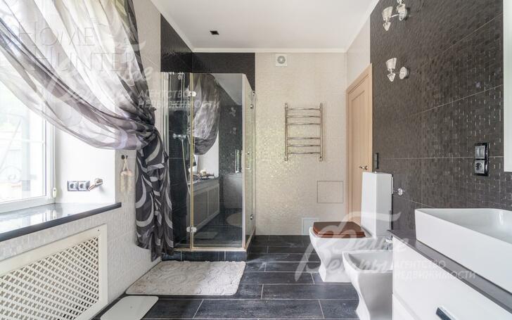 2-этажный коттедж 490 м² с отделкой