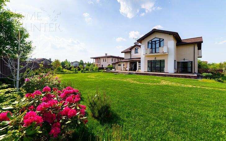2-этажный коттедж 284.9 м² с отделкой