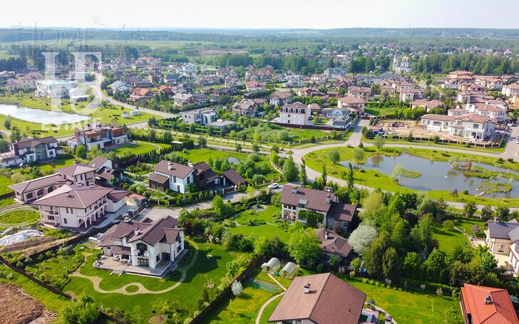 2-этажный коттедж 284.9 м² с отделкой