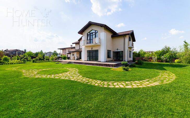 2-этажный коттедж 284.9 м² с отделкой