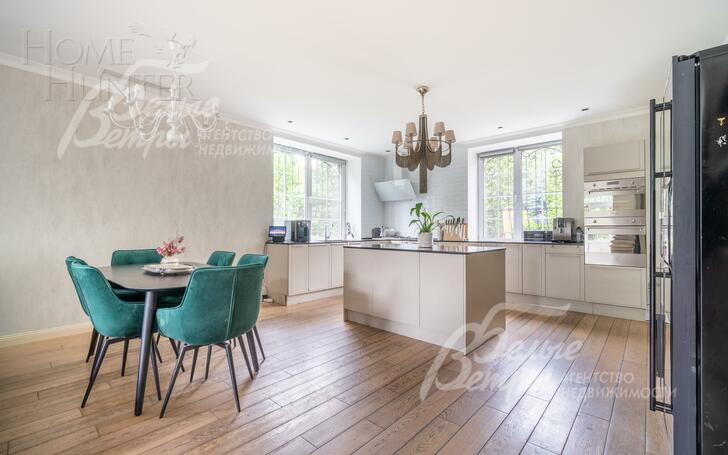 2-этажный коттедж 490 м² с отделкой