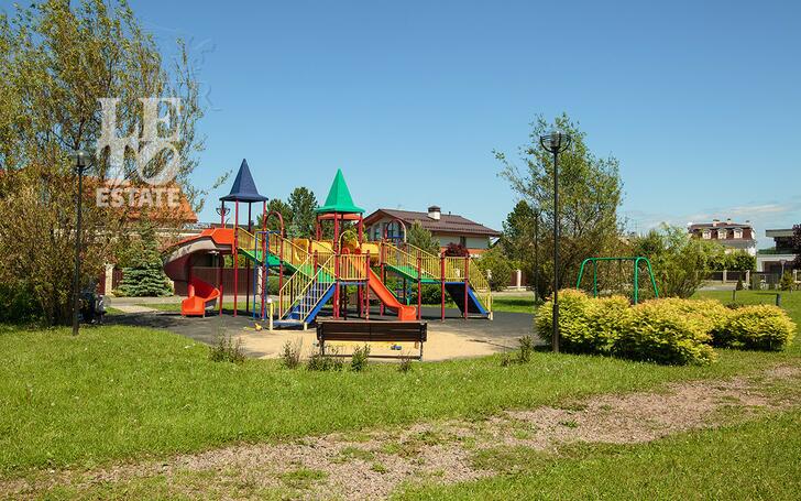 2-этажный коттедж 284.9 м² с отделкой