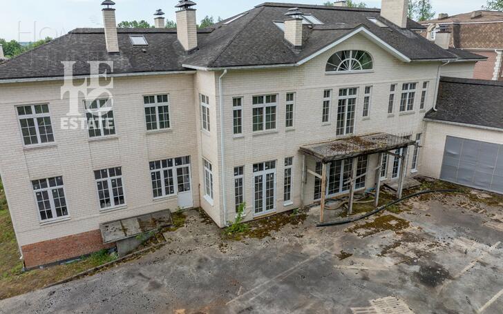 2-этажный коттедж 921 м² без отделки