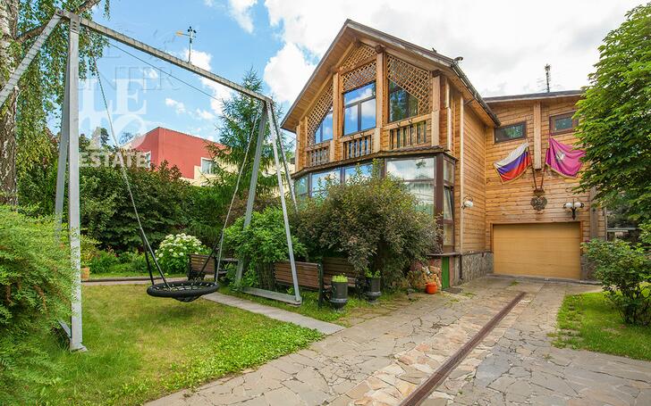 3-этажный коттедж 310 м² с отделкой